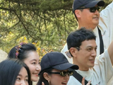 刘亦菲回北电参加同学聚会的现场照片和视频有哪些细节？