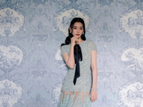 奚梦瑶何猷君7年法国大婚，谷爱凌惊喜出席！三代同堂画面超温馨