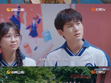 姚琛在电视剧《耀眼》中饰演的叶英健，除了造型还有哪些搞笑情节？