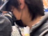 张泽禹人好好，把朱志鑫屁股上粘的口罩包装袋扯下来了