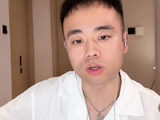 张云雷董九涵兄弟情深，轮椅时光见证双向付出