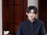 云旗滋源预热视频 运动少年来啦 夏天就要露大长腿 期待明天直播