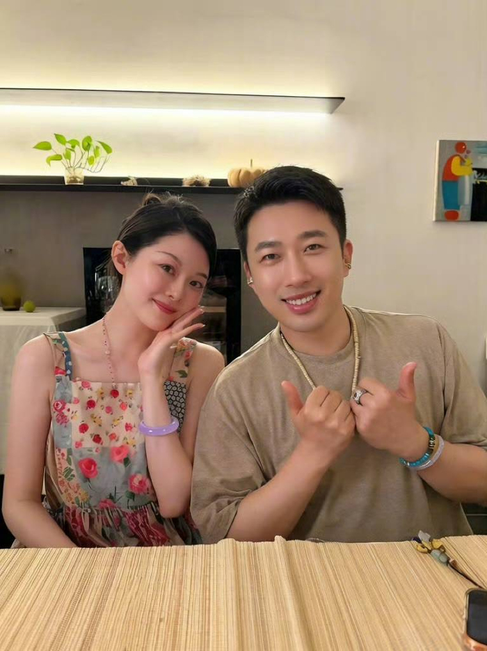 于正晚晚六一梦幻联动，这波跨界“护短”你给几分?_操作_艺术_网友|暧昧|圈层|凡尔赛|怀孕|艺术展_新浪娱乐_新浪新闻