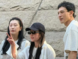 刘亦菲回北电和同学聚会，宛如青春女大，好想有刘亦菲这样的学姐_ZAKER新闻