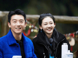 郑恺苗苗三胎女儿正脸首曝光！三个孩子排排坐，这画面幸福得让人挪不开眼