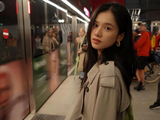 画面太美:张婧仪张凌赫同框,情侣感十足!