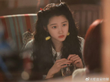 关晓彤的演技实力是通过哪些作品和奖项得到证明的？