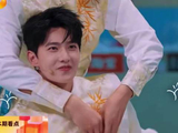杨洋亮相你好星期六，笑容难掩眼底忧伤