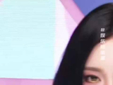 宁艺卓金色下至眼妆灵动吸睛