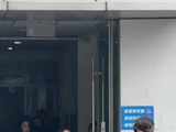 喻言亮相《你好星期六》录制，冷感穿搭生图颜值在线