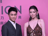 奚梦瑶何猷君出席活动，和好友王嘉尔热聊