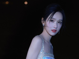 不评判陈都灵的人品如何，但毋庸置疑，她身上独有的成熟、知性与优雅气质，是许多中年贵妇都难以具备的独特魅力
