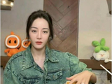 迪丽热巴高情商回复黑子刷屏:我很丑，谢谢大家来看丑的我