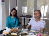 星爷63岁白发刷屏!隐退17年近照曝出,网友泪目:染黑能复出吗?