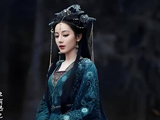 不到24小时，央视3次“点名”迪丽热巴，再次印证了杨幂的评价