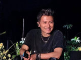 谢霆锋俩儿子现身演唱会坐观众席助威，小儿子神似张柏芝 - 360娱乐
