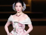哈哈，神仙姐姐的颜，怎么剪都好看