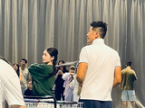 我这还有林允去年在武汉学打网球🎾的视频！