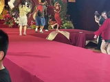 赵露思奶奶八十大寿宴席唱跳嗨翻全场