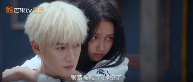乡下男孩比城里大小姐还白