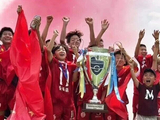 中国足球小将，捧起“小世界杯”！