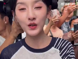 祖儿把卡片拿走花退回去那一刻，我觉得她不是明星，是我那个怕我乱花钱的姐