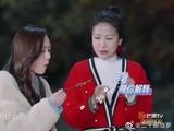 陆毅肉没烤熟遭质疑，看看鲍蕾怎么替老公说好话，太贤惠了！