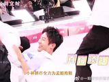 小林在孟姐身边简直就是男友力爆棚
