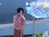 刘雨昕一天亮相四档综艺，超燃合唱跑男推理引热议