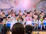 陈小春小儿子幼儿园毕业，Hoho英文主持毕业典礼，表现自信大方