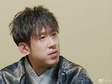 于洋都快要无聊死了，一直都坐在房间里，动都不能动一下丨奔跑吧