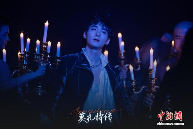 舞台剧《莫扎特传》剧照。 陆宇烁 摄