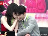 最爱讲悄悄话的两个人