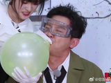 这简直太难了，李晨沈月吹爆气球，吹的满脸通红青筋暴起