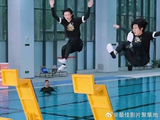 孟子义跑男飞椅首飞！ 和张真源双双被弹射入水，下秒出水芙蓉爆美
