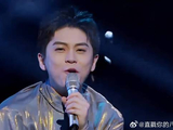 武艺闪亮登场，带来唱跳歌曲《破晓》，惊艳全场