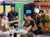 李昀锐迷惑行为，玩游戏头还在中途拐个弯，笑不活了