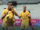 国足客场2-1胜新加坡，塞尔吉尼奥首球张玉宁点射