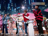檀健次黄明昊都属马，王鹤棣：你比黄明昊大12年，笑疯了