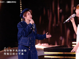 王濛作为周杰伦的铁杆粉丝，在浪姐舞台上演唱偶像歌曲《蒲公英的约定》的具体表现如何？
