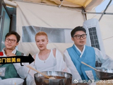鹿晗这次吃冷面“晕碳”的场面，在社交媒体上引发了哪些有趣的讨论？