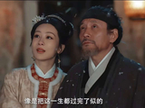 杨紫重返《家业》拍摄地，穿新中式撑伞温婉没架子