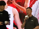 青岛主帅：杨瀚森之前为了回学校打比赛装病请假&一出酒店就头疼