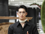 于适银丝眼镜痞帅十足分享为电影《四渡》幕后创作故事