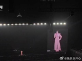 刘宇宁杭州演唱会举行 现场回应“原谅现偶”