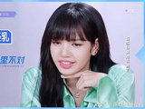 刘雨昕跳舞出错，自己还要教虞书欣，Lisa：你两来玩呢