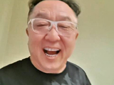 于谦老师出国巡演小两个月了 今天老开心了，因为看到喜欢喝的酒了，这乐的