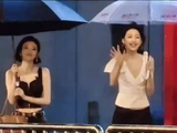 孙怡回应摔倒了，真的好惨的小孙怡，被风都能吹倒，完全瘦成纸片人了
