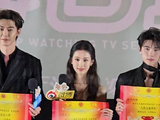 《翘楚》主创全员获破万奖状