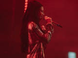 Jennie纽约音乐节首唱多首未发行新歌，粉丝直呼“二专”预定？